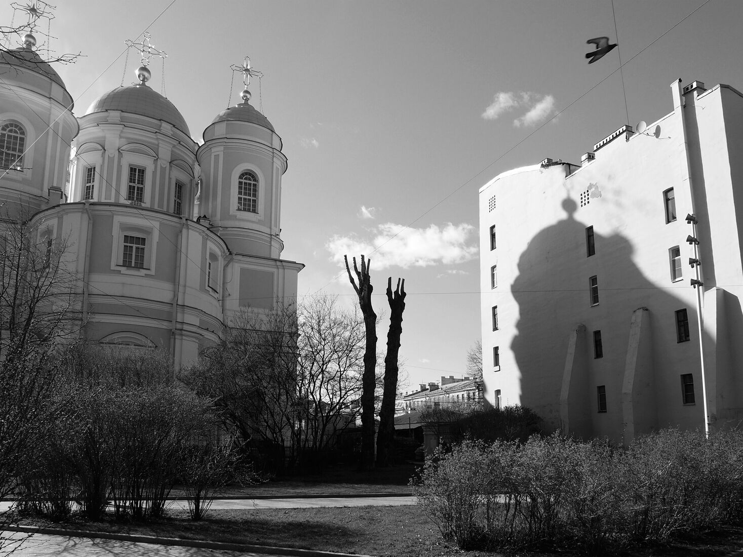 Anna Butorina. black and white. У собора OLYMPUS DIGITAL CAMERA